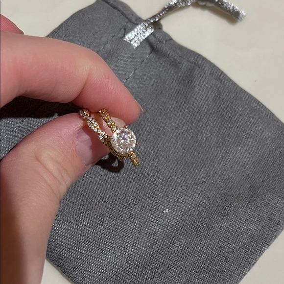 Elegant Gold Ring Set - Picture 2 of 4